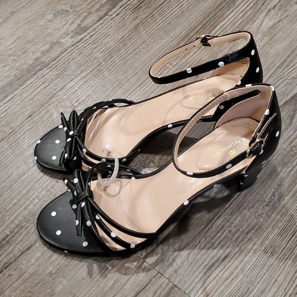 Bandolino Paisler Sandal Size 8.5